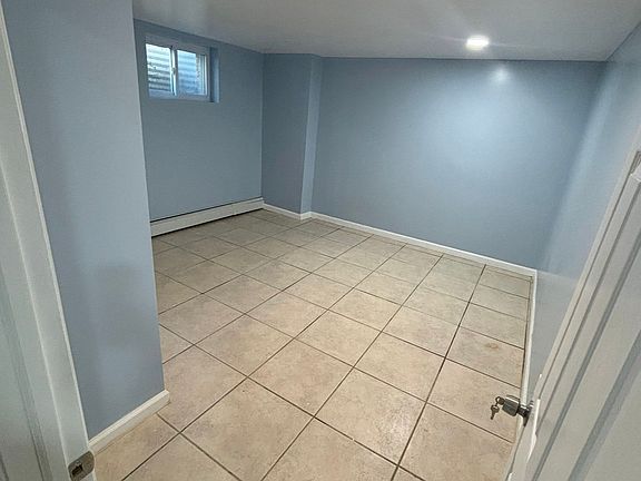 4th image of 744 Cornwell Ave #1B