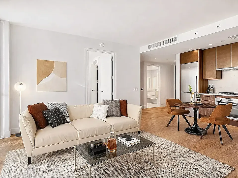 251 E 2nd St #5D