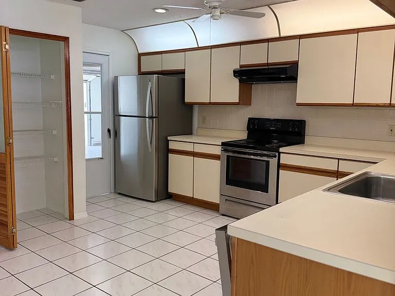 10114 Clairmel Ct — Photo 5