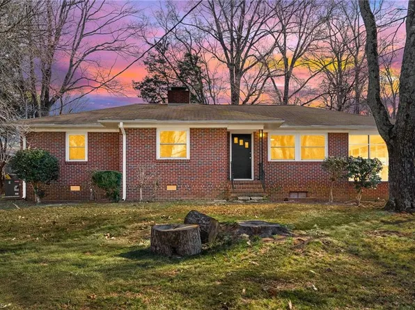 2222 McKnight Mill Rd, Greensboro, NC 27405