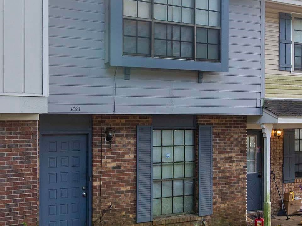 1st image of 1021 Crossing Brook Way
