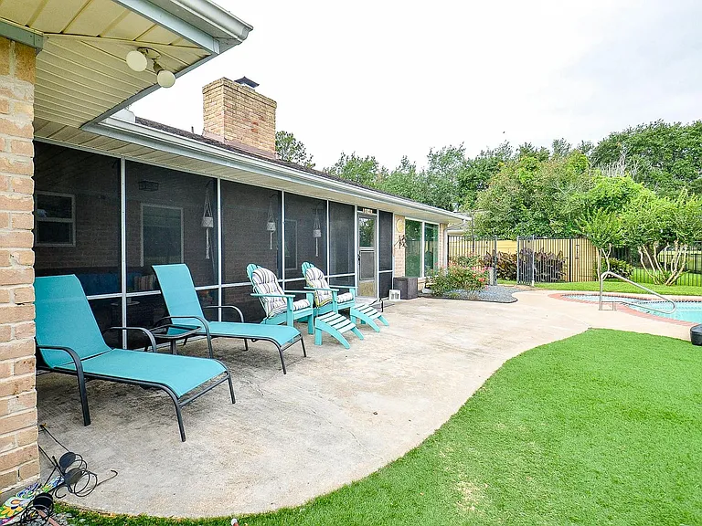 2106 Glenn Lakes Ln — Photo 30