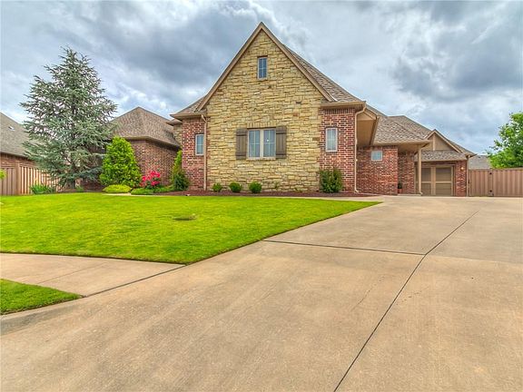 2nd image of 2924 Silvercliffe Dr