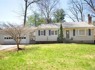 1 Evergreen Dr, Weatogue, CT 06089