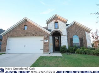 1517 Nightingale Dr, Aubrey, TX 76227