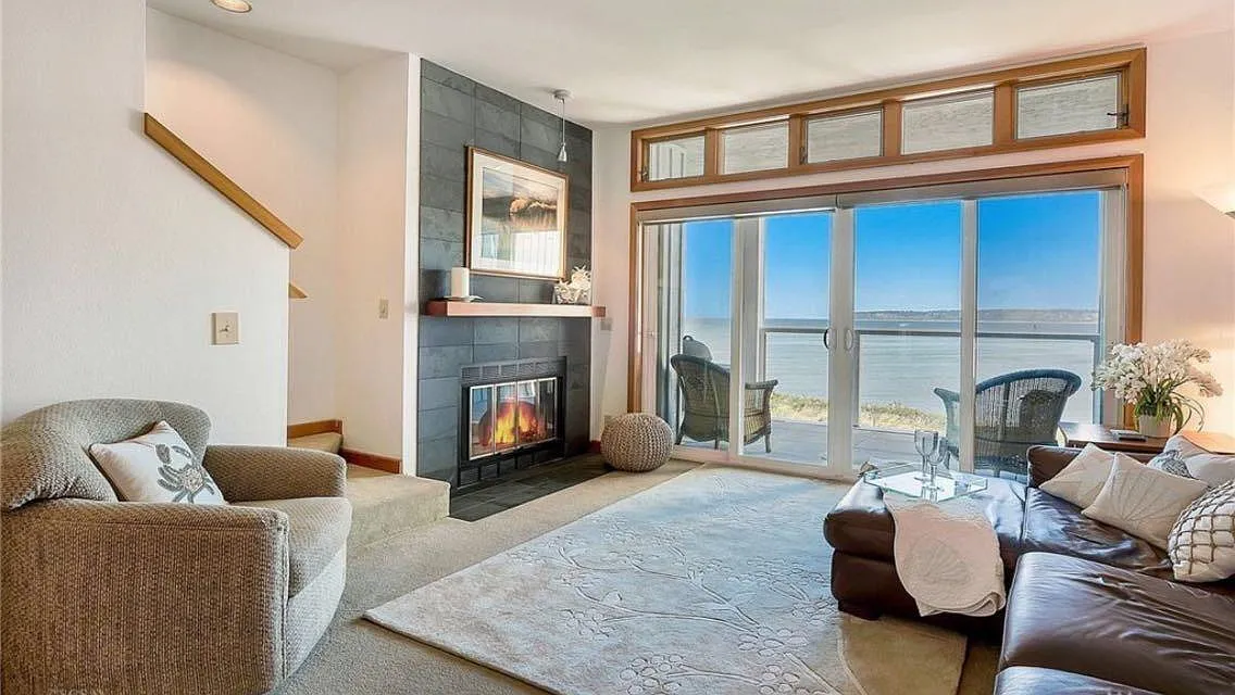 9495 Semiahmoo Pkwy — Photo 1