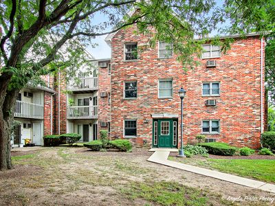 4305 W Shamrock Ln UNIT 2B, McHenry, IL, 60050