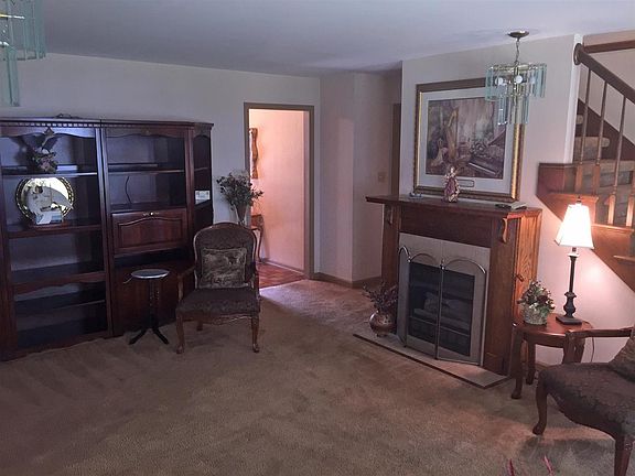 2nd image of 25 Laplace Dr