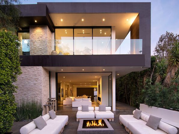 Modern home in Los Angeles, CA