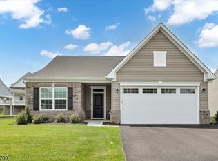 8 Middle Ln W, Pt Murray, NJ 07865