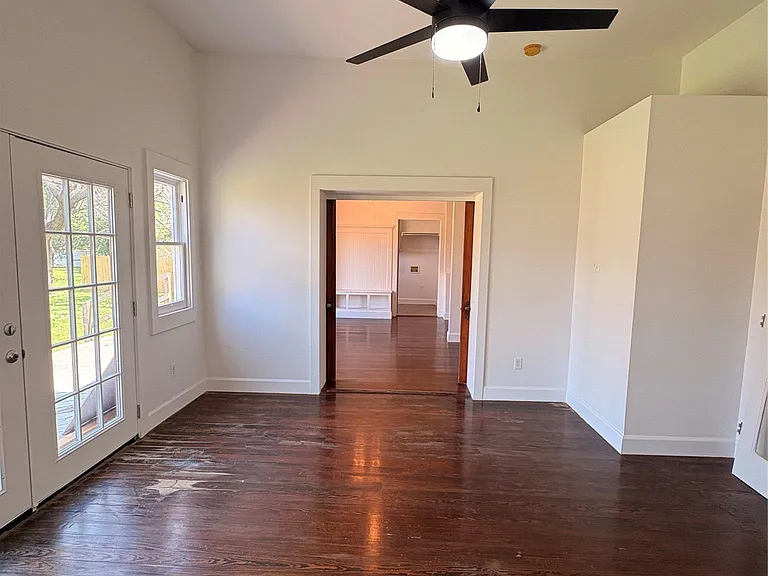105 S Cedar St — Photo 15