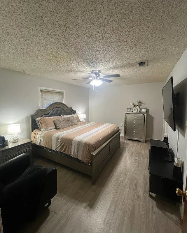 3 bed, 2.0 bath, 1588 sqft, $1,450 — Photo 2