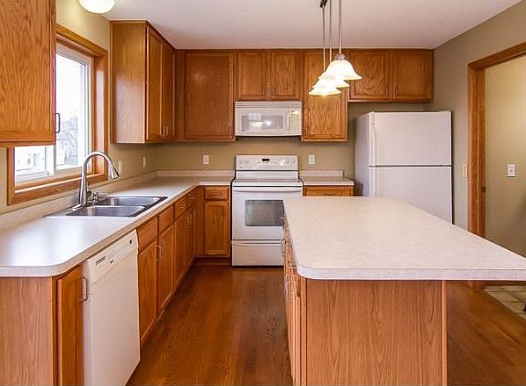 5th image of 2943 Crane St