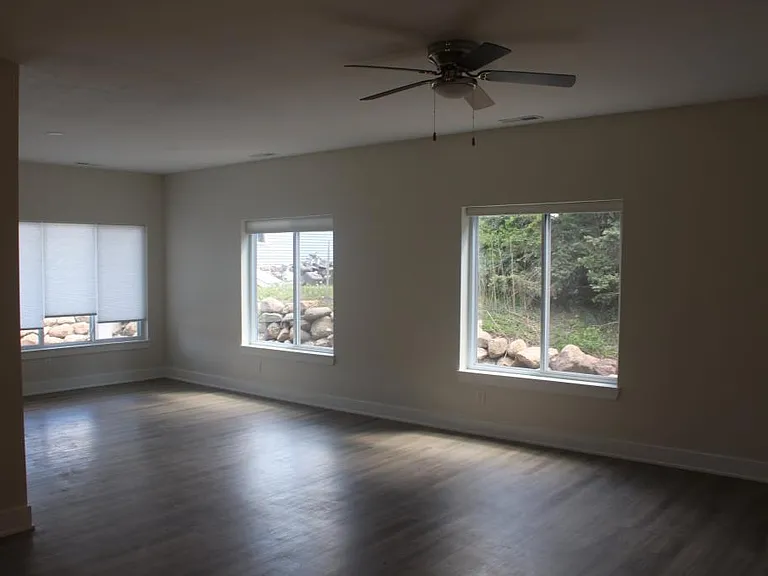 1111 Emerald Cv — Photo 5