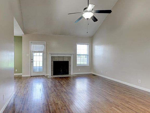 2nd image of 3918 Stella Dr