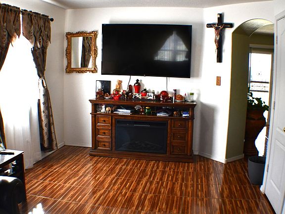 3rd image of 6 Tome Vista Dr