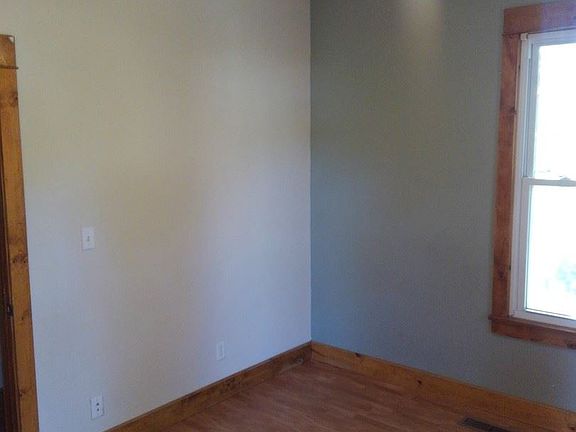 2nd image of 1064 Magnolia Ave E
