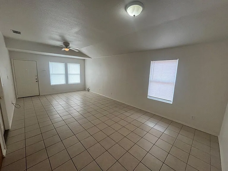 1210 Chaparral St — Photo 4