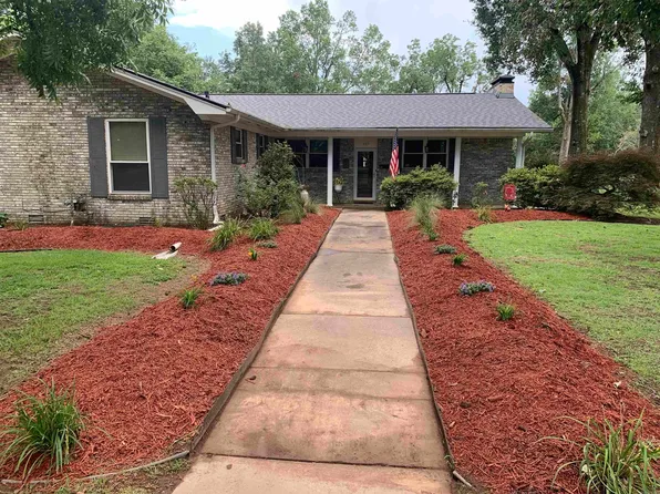 117 W Locust St, Lonoke, AR 72086