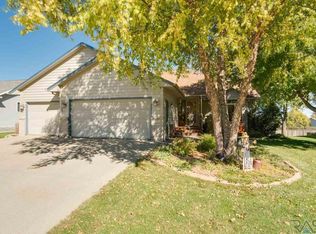 604 N Sandberg Dr, Sioux Falls, SD 57110