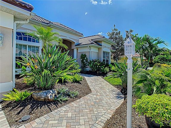 3rd image of 398 Lansbrook Dr