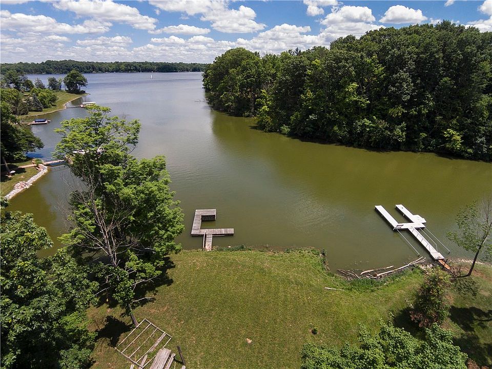 1st image of 8635 Bay Colony Dr