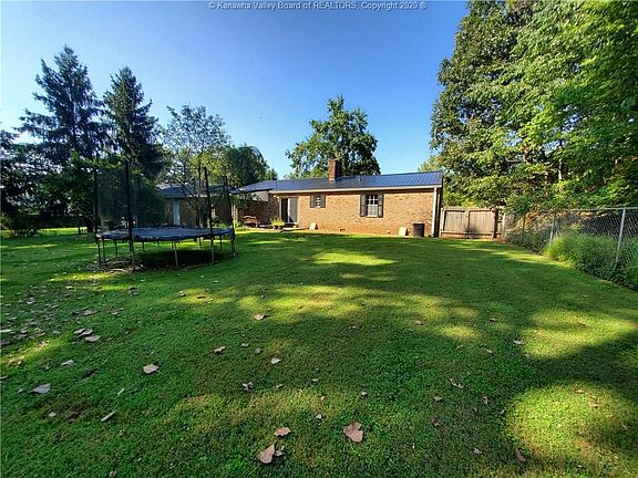 3rd image of 509 Hillcrest Dr