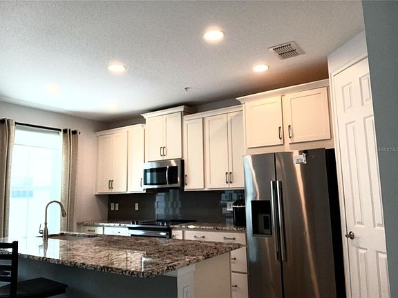 4th image of 933 BRUTUS TERRACE