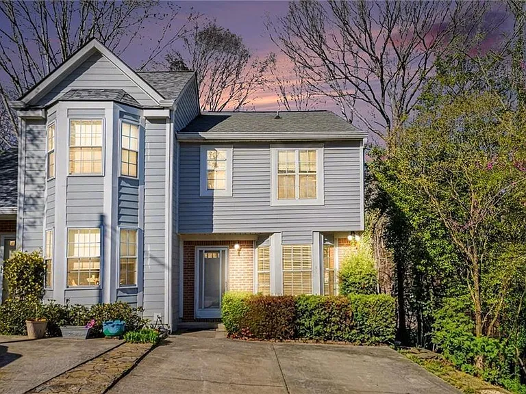 5200 Laurel Bridge Dr SE — Photo 1