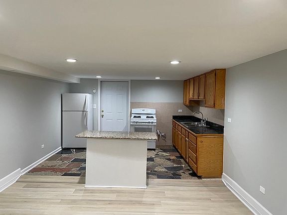 2nd image of 4818 N Saint Louis Ave #G