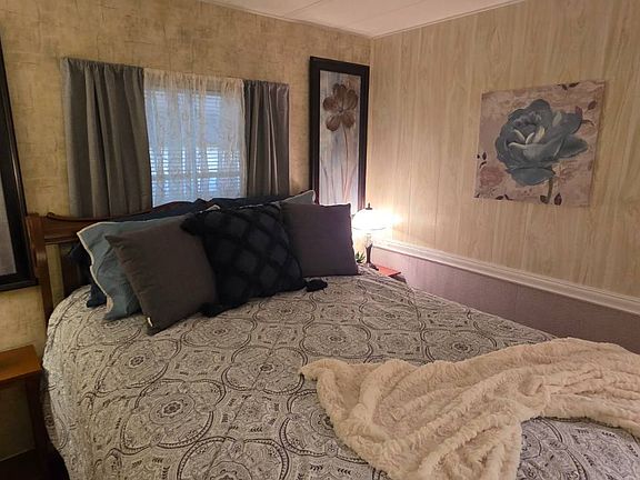 4th image of 751 10th St E #619