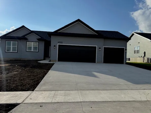 4532 Granite Ridge Rd, Cedar Falls, IA 50613