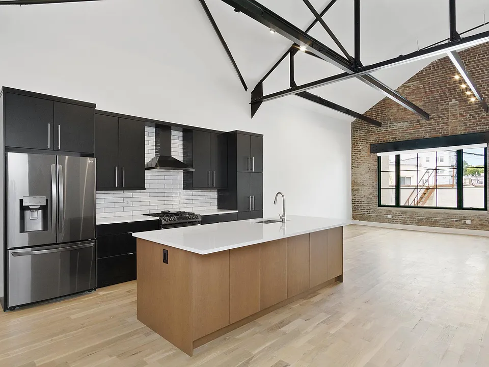 226 N Ave W #204