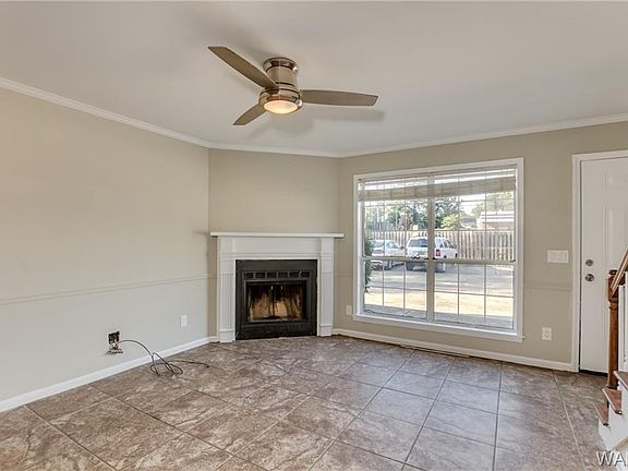 2nd image of 1605 Hackberry Ln APT 8
