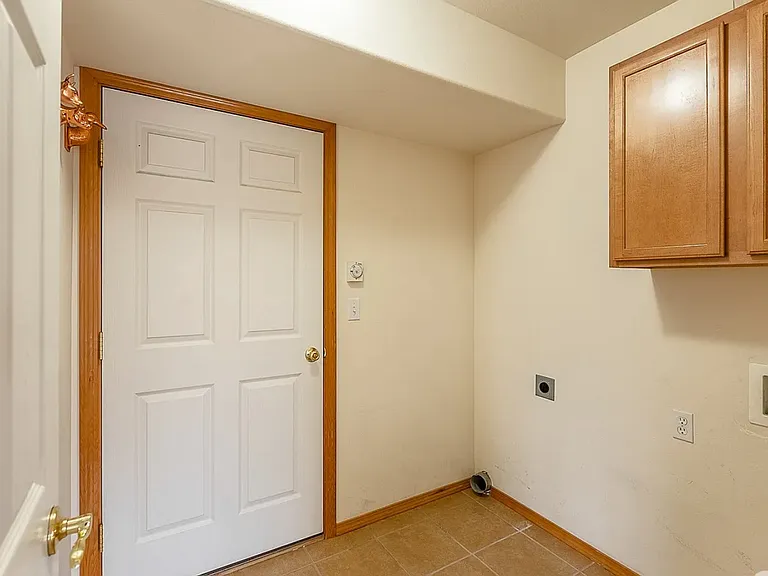 402 E Tanglewood Dr — Photo 5