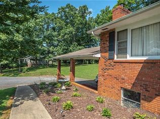 4 Baldwin Farms Rd, Fletcher, NC 28732