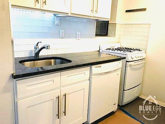 4th image of 238 Knickerbocker Ave #3