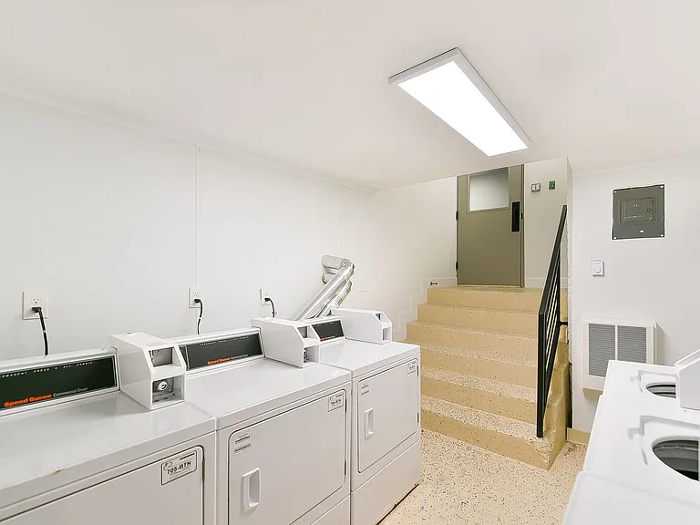 Elevated Northwest DC Living at The Pinnacle — Photo 30