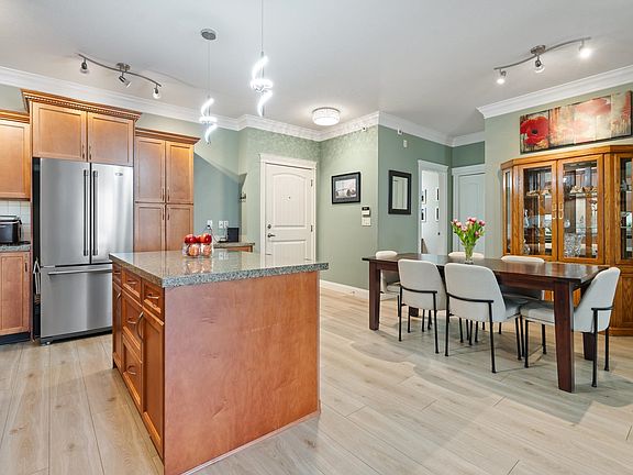 5th image of 22150 Dewdney Trunk Rd #409
