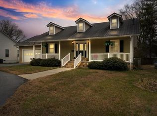 916 Valley River Ave, Murphy, NC 28906