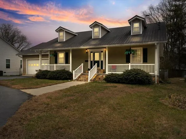 916 Valley River Ave, Murphy, NC 28906