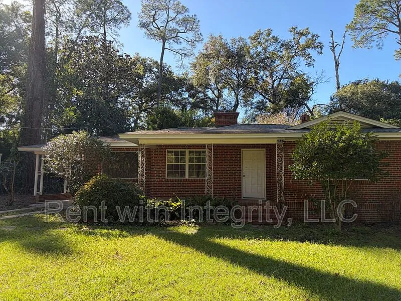 1562 Mitchell Ave