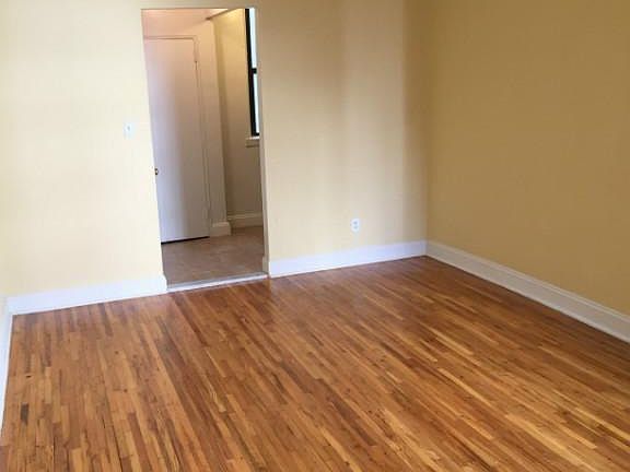 2nd image of 407 E 88th St #3D