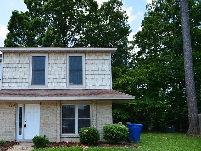 445 Benlea Cir — Photo 2