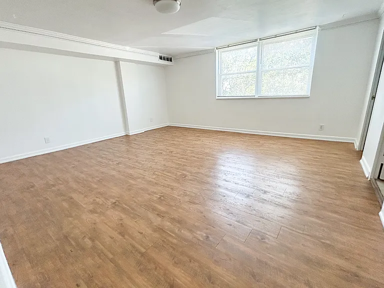 3415 W End Ave #212 — Photo 2
