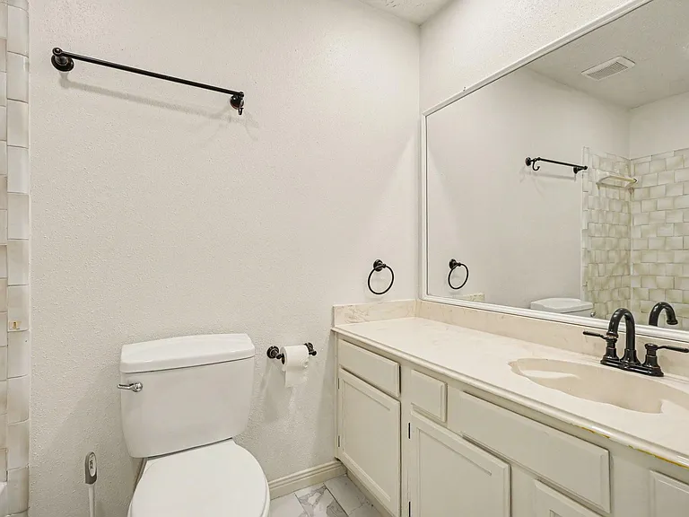 2909 Forest Hills Dr — Photo 19