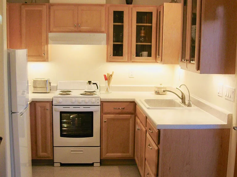 Full Kitchen with everything you need to prepare lovely meals at home.