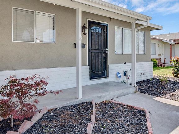 4th image of 1072 Coral Ct
