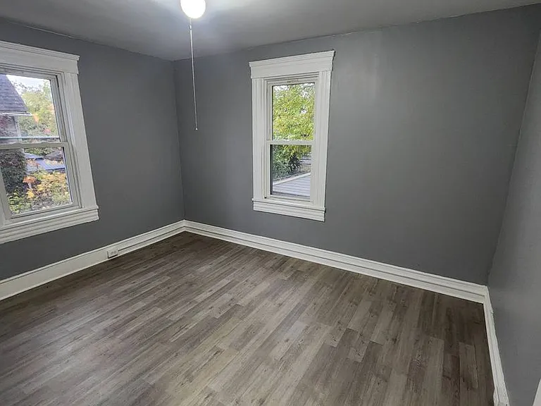 2188 E 36th St — Photo 21