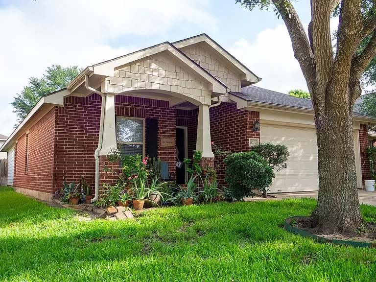 11219 Overland Trail Dr — Photo 2